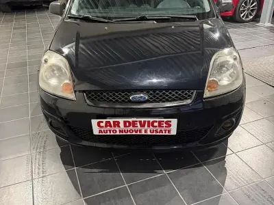 Usata Ford Fiesta 75 CV (55 kW) 2006 Nero Utilitaria