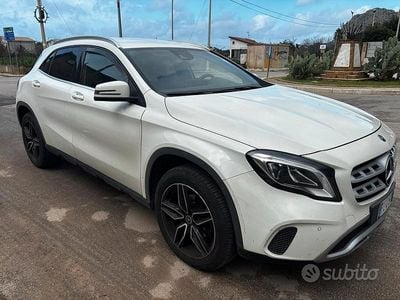 Usata Mercedes GLA200 136 CV (100 kW) 2017 Bianco SUV