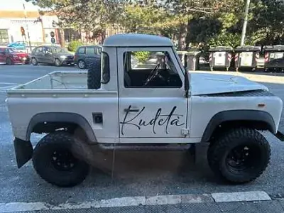 Usata Land Rover Defender 113 CV (83 kW) 1991 SUV