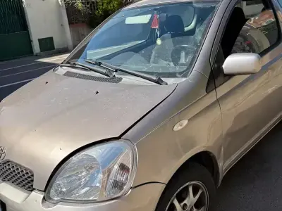 Usata Toyota Yaris 65 CV (47 kW) 2005 Berlina