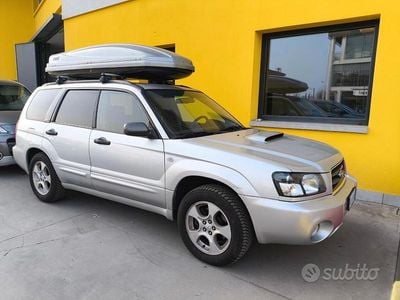 Usata Subaru Forester 177 CV (130 kW) 2002 Grigio SUV