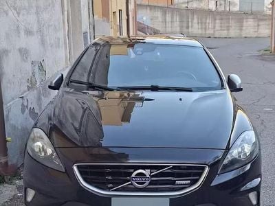 Begagnad Volvo V40 R-Design 115 HK (84 kW) 2014 Sedan