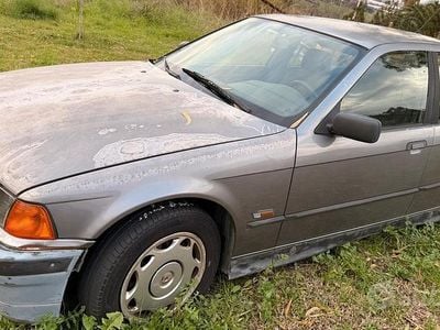 Usata BMW 318 1990 Grigio Berlina