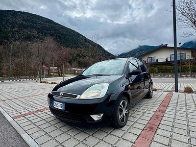 Gebraucht Ford Fiesta 68 PS (50 kW) 2004 Schwarz Kleinwagen