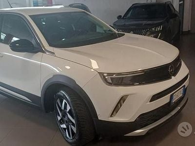 Usata Opel Mokka Elegance 110 CV (80 kW) 2022 Bianco SUV