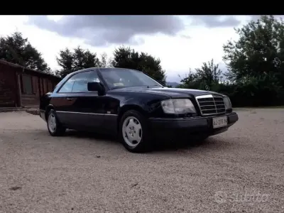 Usata Mercedes 300 1991 Blu Coupé