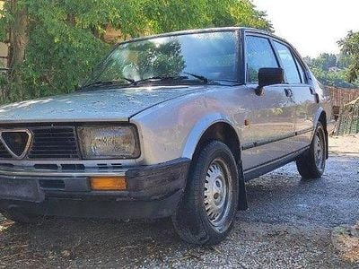 Usata Alfa Romeo Alfetta 122 CV (89 kW) 1984 Grigio(met.) Berlina