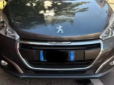 Usata Peugeot 208 Allure 75 CV (55 kW) 2017 Grigio Utilitaria