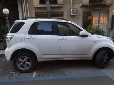 Usata Daihatsu Terios 102 CV (75 kW) 2011 Bianco SUV
