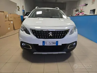 Usata Peugeot 2008 S 120 CV (88 kW) 2017 Bianco SUV