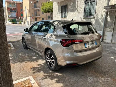 Usata Fiat Tipo 120 CV (88 kW) 2018 Marrone Berlina