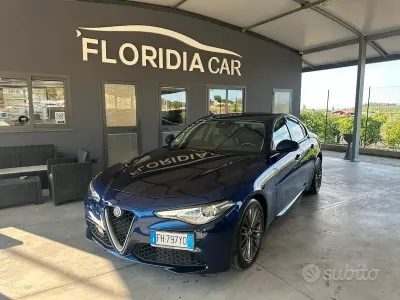 Usata Alfa Romeo Giulia Super 180 CV (132 kW) 2017 Blu Berlina