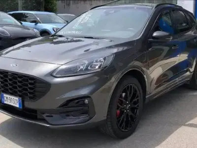 Usata Ford Kuga ST-Line X 225 CV (165 kW) 2023 Magnetic grey (metallizzato) SUV