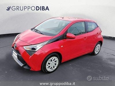 Usata Toyota Aygo Cool 72 CV (52 kW) 2019 Rosso Utilitaria