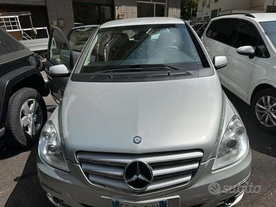 Mercedes B180