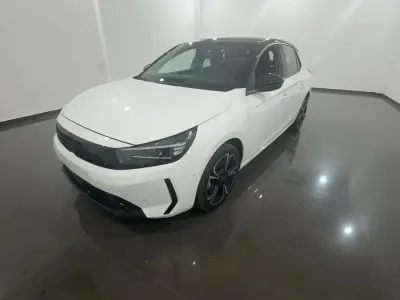 Usata Opel Corsa S 101 CV (74 kW) 2024 Arktis white / tetto nero Utilitaria
