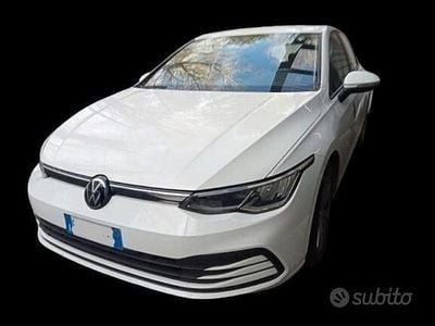 Usata VW Golf VIII Life 116 CV (85 kW) 2022 Bianco Berlina