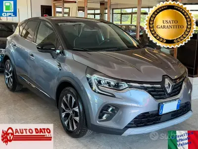 Usata Renault Captur Techno 101 CV (74 kW) 2023 Grigio SUV
