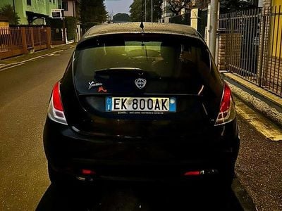 Usata Lancia Ypsilon 86 CV (63 kW) 2012 Nero Utilitaria