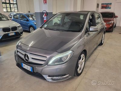 Mercedes B200