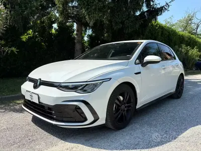 Usata VW Golf VIII R-line 150 CV (110 kW) 2023 Bianco Berlina