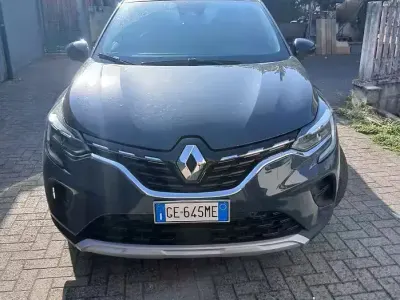 Usata Renault Captur 101 CV (74 kW) 2021 Bluazzurro SUV