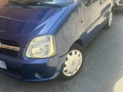 Usata Opel Agila 75 CV (55 kW) 2004 Bluazzurro Monovolume