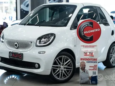Usata Smart ForTwo Cabrio Brabus 90 CV (66 kW) 2018 Bianco perlato mettallizzato Cabrio