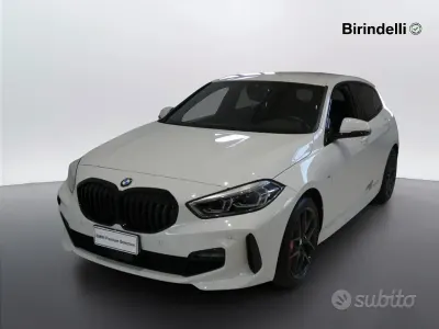 Begagnad BMW 118 M Sport 150 HK (110 kW) 2023 Vit Halvkombi