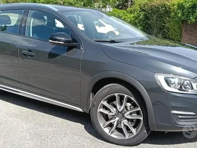 Usata Volvo V60 CC Business Edition 150 CV (110 kW) 2017 Grigio Station wagon