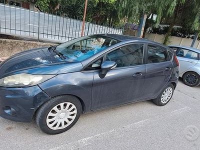 Usata Ford Fiesta 96 CV (70 kW) 2009 Grigio Berlina