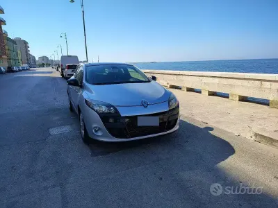 Usata Renault Mégane Coupé 110 CV (80 kW) 2011 Grigio Coupé