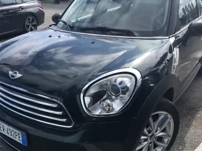 Usata Mini Cooper D Countryman Business 111 CV (81 kW) 2015 Verde SUV