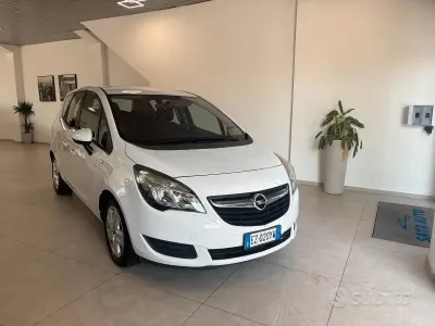 Usata Opel Meriva Cosmo 95 CV (69 kW) 2016 Bianco Monovolume