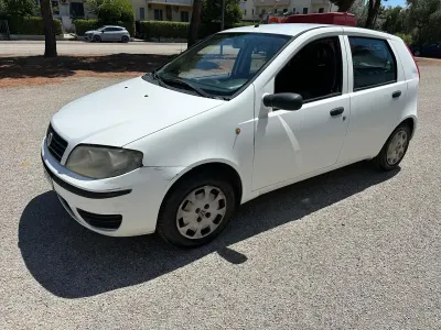 Usata Fiat Punto 60 CV (44 kW) 2004 Bianco Utilitaria