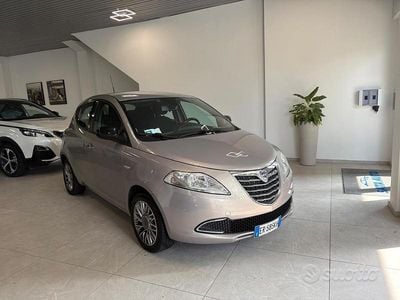 Usata Lancia Ypsilon 69 CV (50 kW) 2014 Bianco Utilitaria