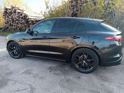 Second-hand Alfa Romeo Stelvio Veloce 209 CP (153 kW) 2021 Negru SUV