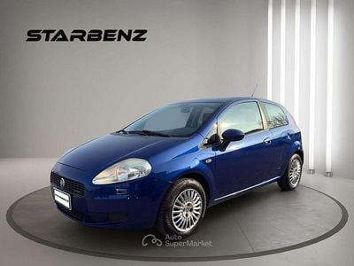 Usata Fiat Punto Lounge 90 CV (66 kW) 2006 Blu/azzurro Utilitaria