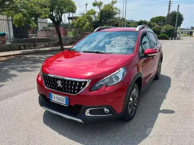 Usata Peugeot 2008 Allure 83 CV (61 kW) 2019 Rosso SUV