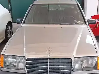 Usata Mercedes 200 109 CV (80 kW) 1987 Berlina