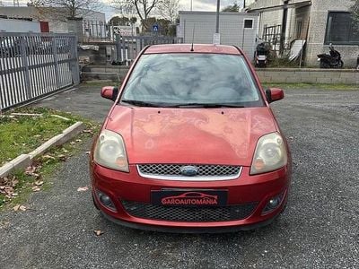 Usata Ford Fiesta Ghia 68 CV (50 kW) 2006 Arancione Utilitaria
