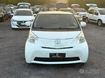 Usata Toyota iQ 68 CV (50 kW) 2009 Bianco Utilitaria