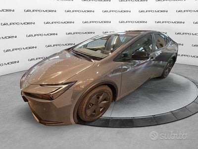 Ny Toyota Prius Active 151 HK (111 kW) 2025 Grå Sedan