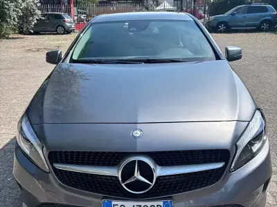 Usata Mercedes A200 136 CV (100 kW) 2016 Grigio Utilitaria