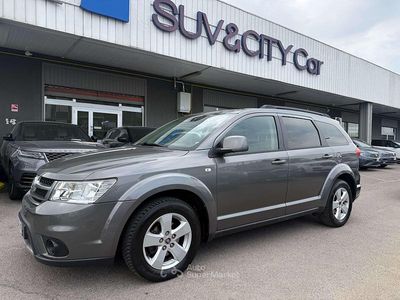 Usata Fiat Freemont 140 CV (102 kW) 2011 Grigio SUV