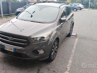 Usata Ford Kuga ST-Line 150 CV (110 kW) 2017 Nero SUV