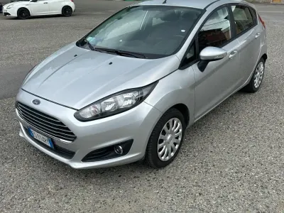 Usata Ford Fiesta Titanium 82 CV (60 kW) 2013 Grigio Berlina