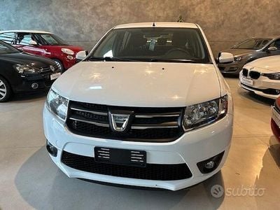 Usata Dacia Sandero Lauréate 90 CV (66 kW) 2014 Bianco Berlina