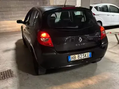 Usata Renault Clio III 86 CV (63 kW) 2008 Nero Berlina