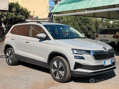 Usata Skoda Karoq Executive 116 CV (85 kW) 2023 Grigio SUV
